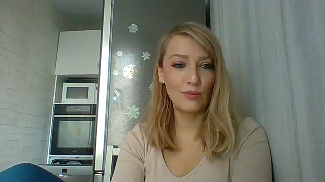 Vexxaa online show from December 17, 2025, 6:52 am