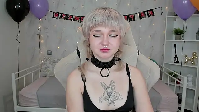 Tori Cutie online show from October 26, 2025, 12:05 am