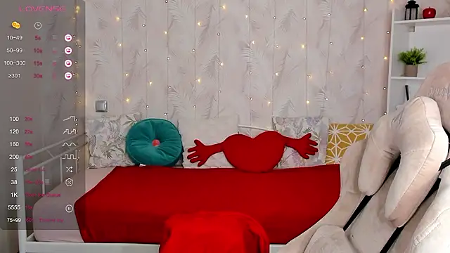 Tori Cutie online show from March 18, 2026, 12:03 am