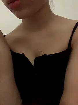 Snapshot of Nguyenha11 chatting on October 6, 2025, 8:23 am Nguyenha11 online show from October 6, 2025, 8:23 am