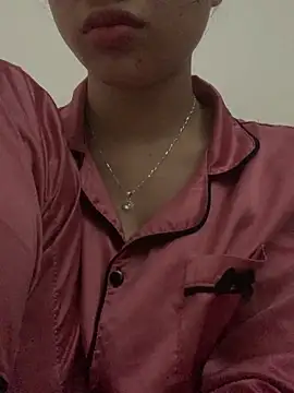 Nguyenha11 online show from December 22, 2025, 9:39 am