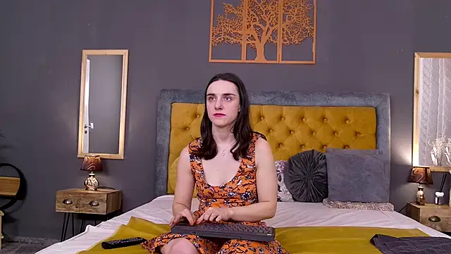 Jessica White  online show from February 6, 2026, 4:39 am