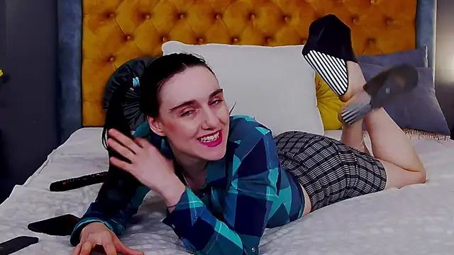 Snapshot of Jessica_White_ chatting on April 10, 2026, 3:45 am Jessica White online show from April 10, 2026, 3:45 am