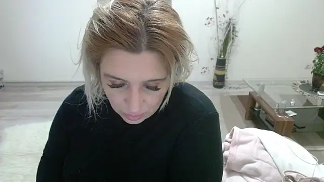 Snapshot of TheeaBlanco chatting on October 27, 2025, 7:29 pm TheeaBlanco online show from October 27, 2025, 7:29 pm