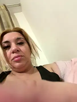 Snapshot of TheeaBlanco chatting on December 18, 2025, 5:19 pm TheeaBlanco online show from December 18, 2025, 5:19 pm