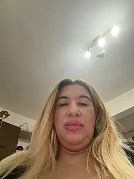 TheeaBlanco online show from May 10, 2026, 5:01 am