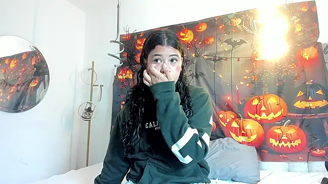 Ivy nt online show from November 1, 2025, 1:02 pm