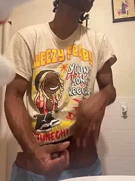 Snapshot of BigBDMari chatting on September 12, 2025, 12:33 am BigBDMari online show from September 12, 2025, 12:33 am