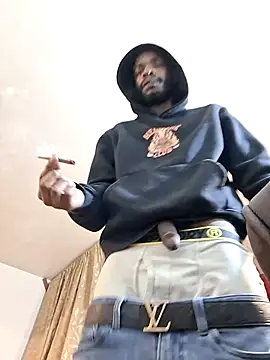 Snapshot of BigBDMari chatting on December 17, 2025, 9:59 am BigBDMari online show from December 17, 2025, 9:59 am