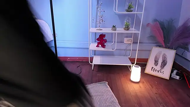 Hannahpage online show from February 5, 2026, 12:43 pm