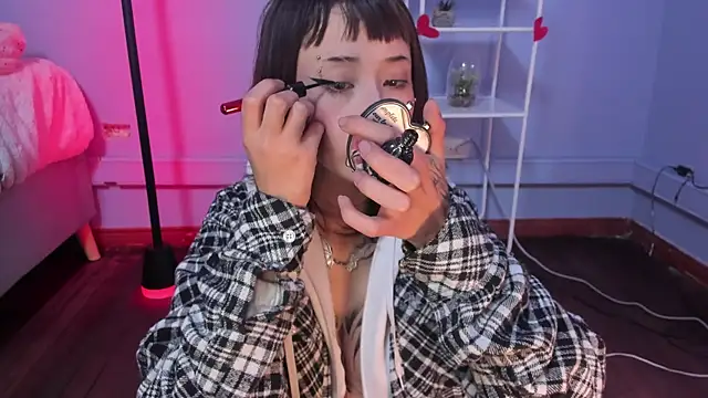 Hannahpage online show from February 26, 2026, 12:15 pm