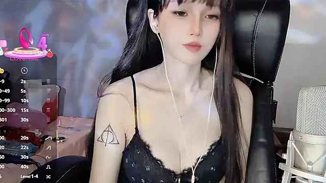 twlilybae online show from July 20, 2026, 9:23 am