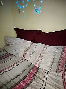 Snapshot of Seductive_Yellow_Titties chatting on February 14, 2026, 9:17 am Seductive Yellow Titties online show from February 14, 2026, 9:17 am