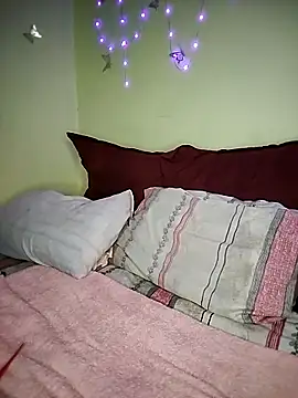 Snapshot of Seductive_Yellow_Titties chatting on February 19, 2026, 6:20 am Seductive Yellow Titties online show from February 19, 2026, 6:20 am