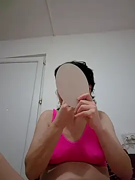 Vera Elle online show from March 3, 2026, 5:41 pm