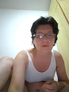Snapshot of Vera_Elle chatting on July 3, 2026, 12:28 am Vera Elle online show from July 3, 2026, 12:28 am