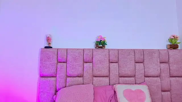 ScarlettLuxe online show from November 27, 2025, 12:51 pm