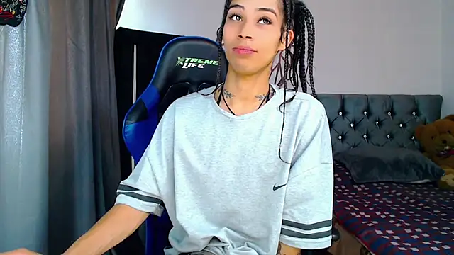 Sweet-Cris online show from September 18, 2025, 3:03 pm