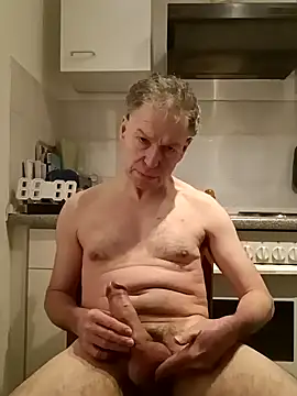 Snapshot of mario7767 chatting on February 13, 2026, 1:45 am mario7767 online show from February 13, 2026, 1:45 am