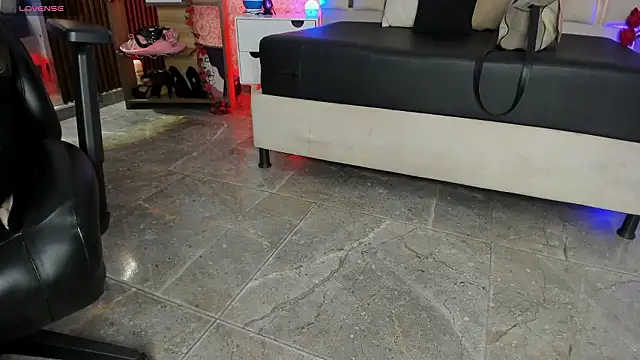 Snapshot of BLUE_TAY1 chatting on February 18, 2026, 12:12 pm BLUE TAY1 online show from February 18, 2026, 12:12 pm