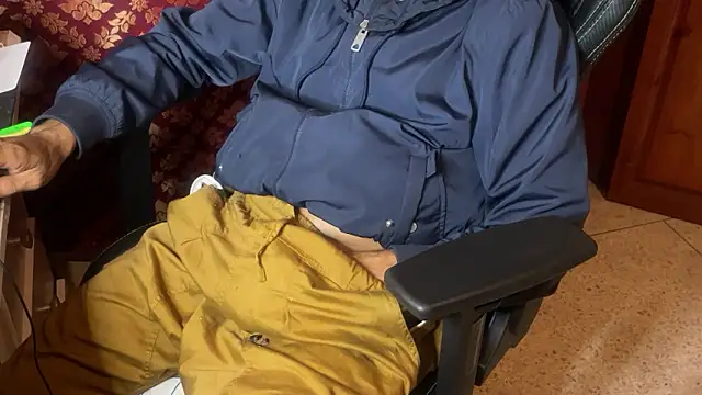 JUSTFORRICH online show from October 16, 2025, 9:49 pm