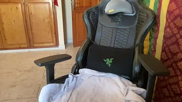 JUSTFORRICH online show from November 25, 2025, 12:49 pm