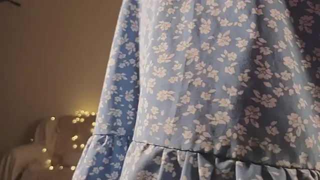 Snapshot of Pixxxis chatting on November 6, 2025, 12:11 am Pixxxis online show from November 6, 2025, 12:11 am