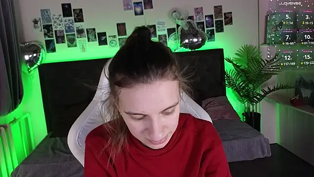 kaleriyaa  online show from December 14, 2025, 3:23 am