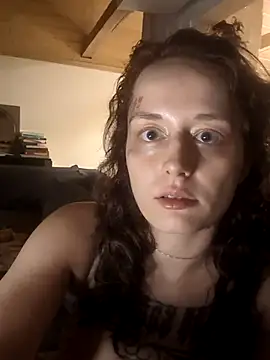 marijacucu online show from October 28, 2025, 9:17 pm