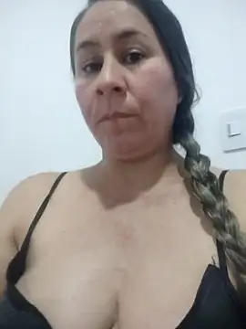 Snapshot of Nala1986 chatting on November 17, 2025, 11:54 pm Nala1986 online show from November 17, 2025, 11:54 pm