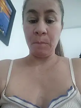 Snapshot of Nala1986 chatting on December 15, 2025, 1:15 pm Nala1986 online show from December 15, 2025, 1:15 pm