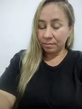 Snapshot of Nala1986 chatting on December 18, 2025, 3:12 am Nala1986 online show from December 18, 2025, 3:12 am