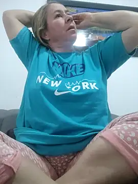 Snapshot of Nala1986 chatting on December 22, 2025, 3:20 pm Nala1986 online show from December 22, 2025, 3:20 pm