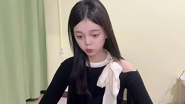 Nicole-13 online show from October 25, 2025, 1:07 pm