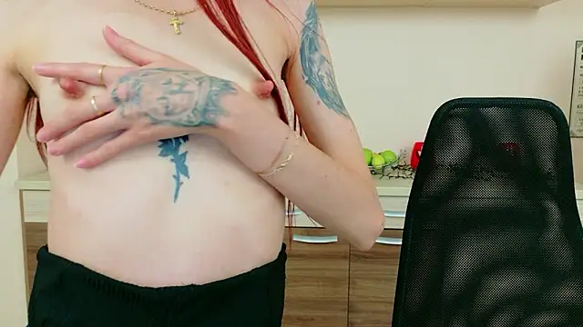 Julia Jae online show from February 9, 2026, 7:23 am