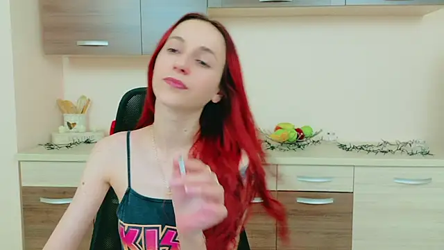 Julia Jae online show from April 4, 2026, 5:27 am