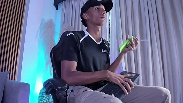 JulienSaint online show from April 7, 2026, 11:54 am