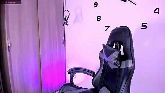 fhalon foxxxys  online show from September 21, 2025, 9:00 am