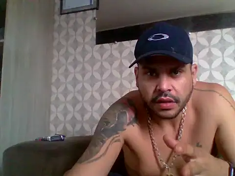 Snapshot of JOAO_PEDRO35 chatting on November 15, 2025, 12:45 pm JOAO PEDRO35 online show from November 15, 2025, 12:45 pm