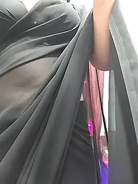 Snapshot of SEEMA_127 chatting on February 1, 2026, 5:28 am SEEMA 127 online show from February 1, 2026, 5:28 am