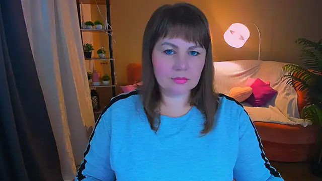 CrystaalStaar online show from November 5, 2025, 7:36 pm