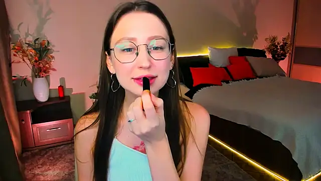 YourLovellyStory online show from November 4, 2025, 4:28 pm