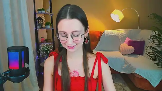 YourLovellyStory online show from November 16, 2025, 4:23 pm