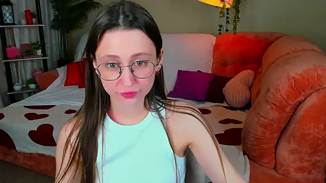 YourLovellyStory online show from May 31, 2026, 1:07 pm