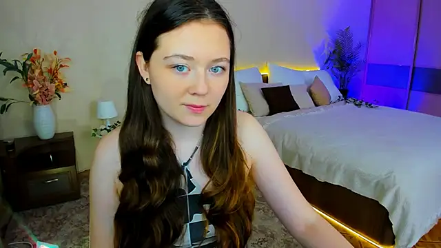 AlluringLookk online show from October 10, 2025, 11:31 am