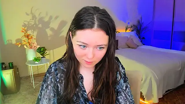 AlluringLookk online show from November 29, 2025, 9:34 am