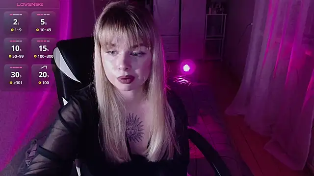 Snapshot of AngelicaHollywood chatting on March 18, 2026, 9:18 pm AngelicaHollywood online show from March 18, 2026, 9:18 pm