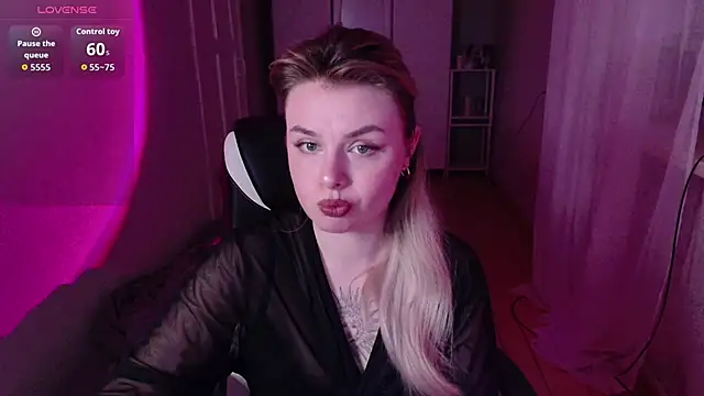Snapshot of AngelicaHollywood chatting on March 24, 2026, 9:09 pm AngelicaHollywood online show from March 24, 2026, 9:09 pm