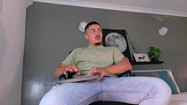 MrFox   online show from October 27, 2025, 7:29 pm