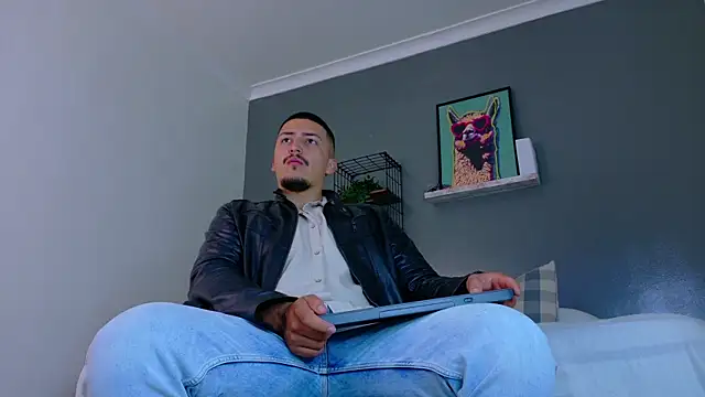 MrFox   online show from April 1, 2026, 11:44 am